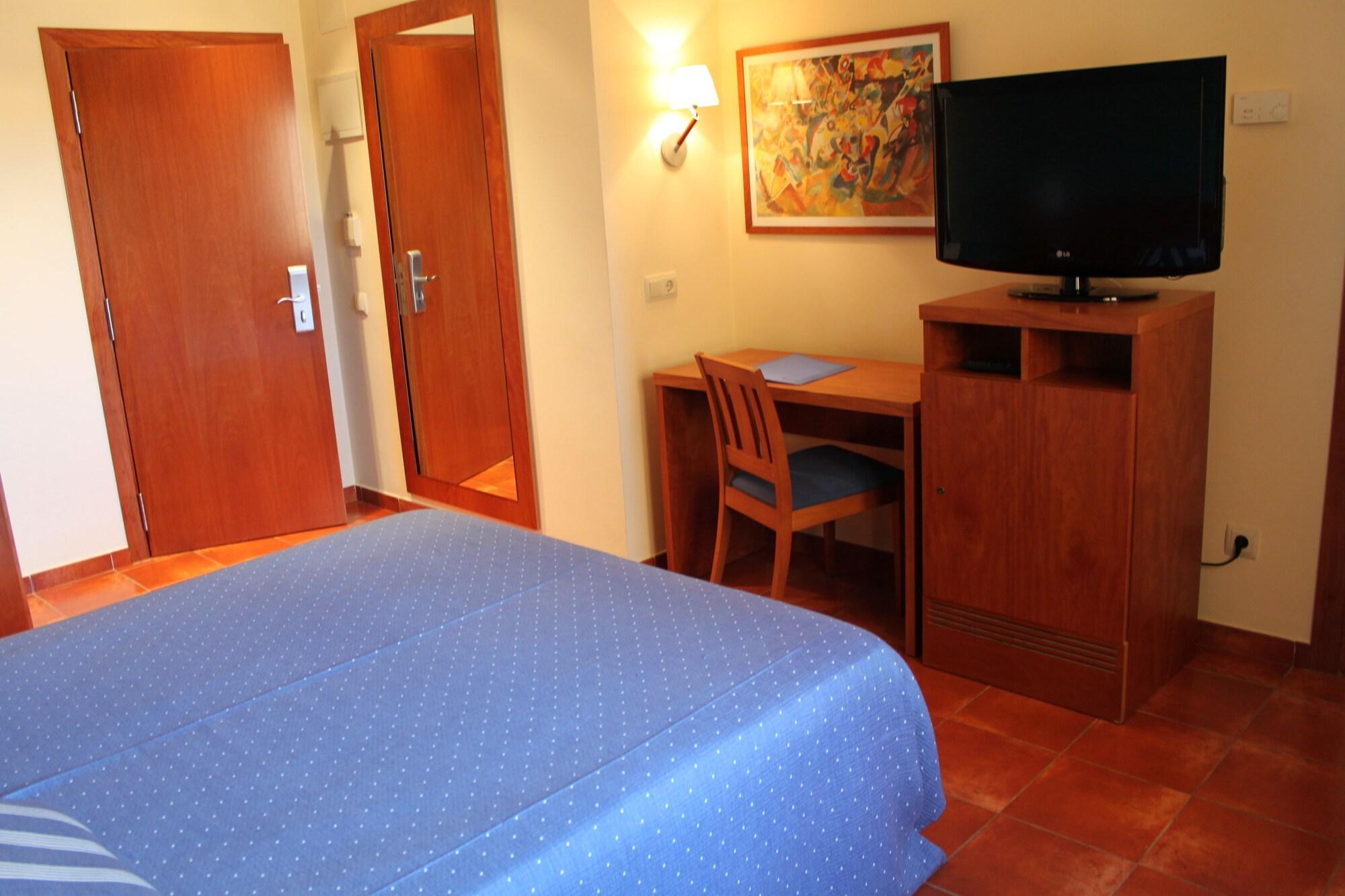 Hotel Picasso Торроэлья-де-Монгри Экстерьер фото