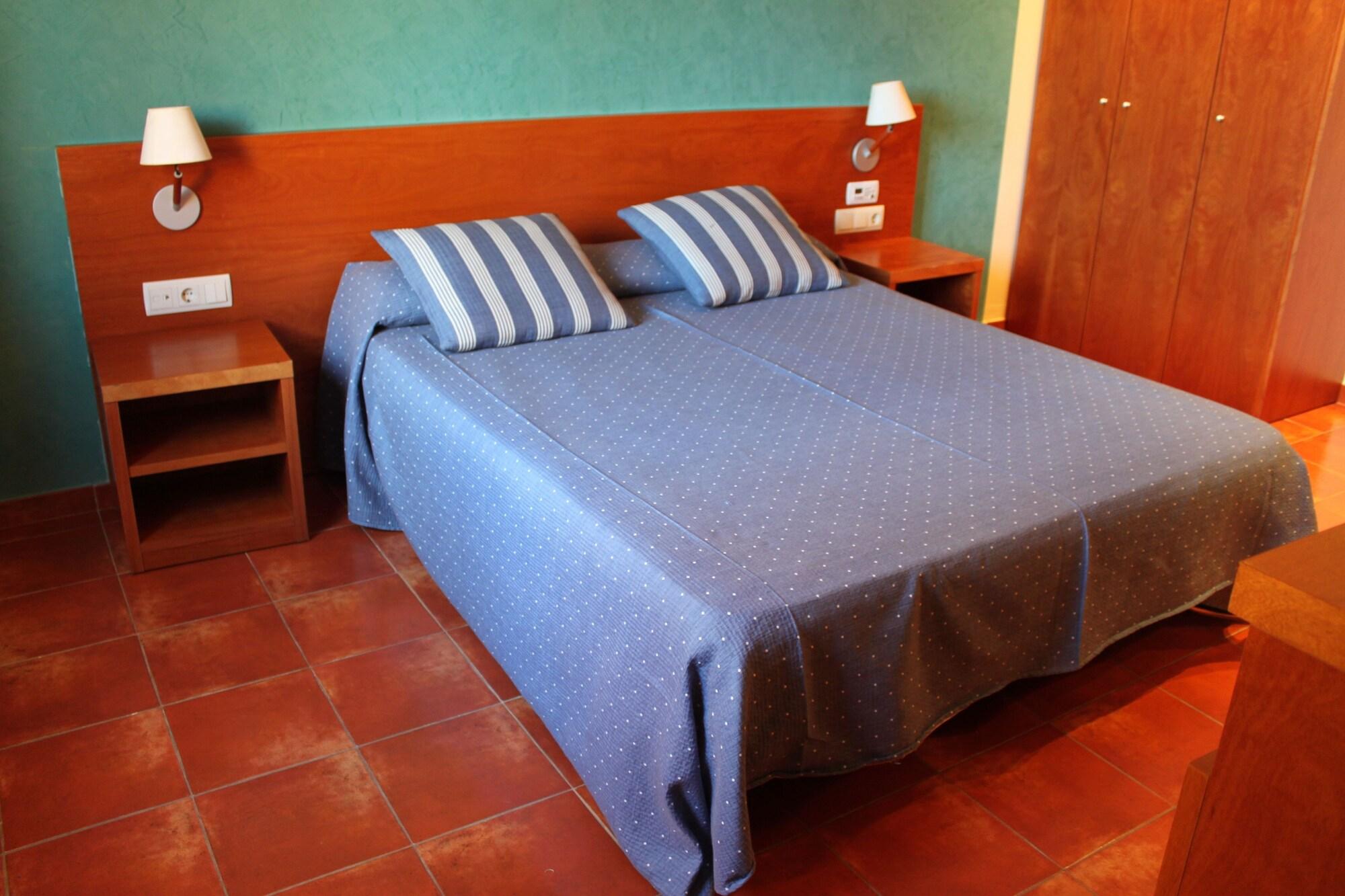 Hotel Picasso Торроэлья-де-Монгри Экстерьер фото