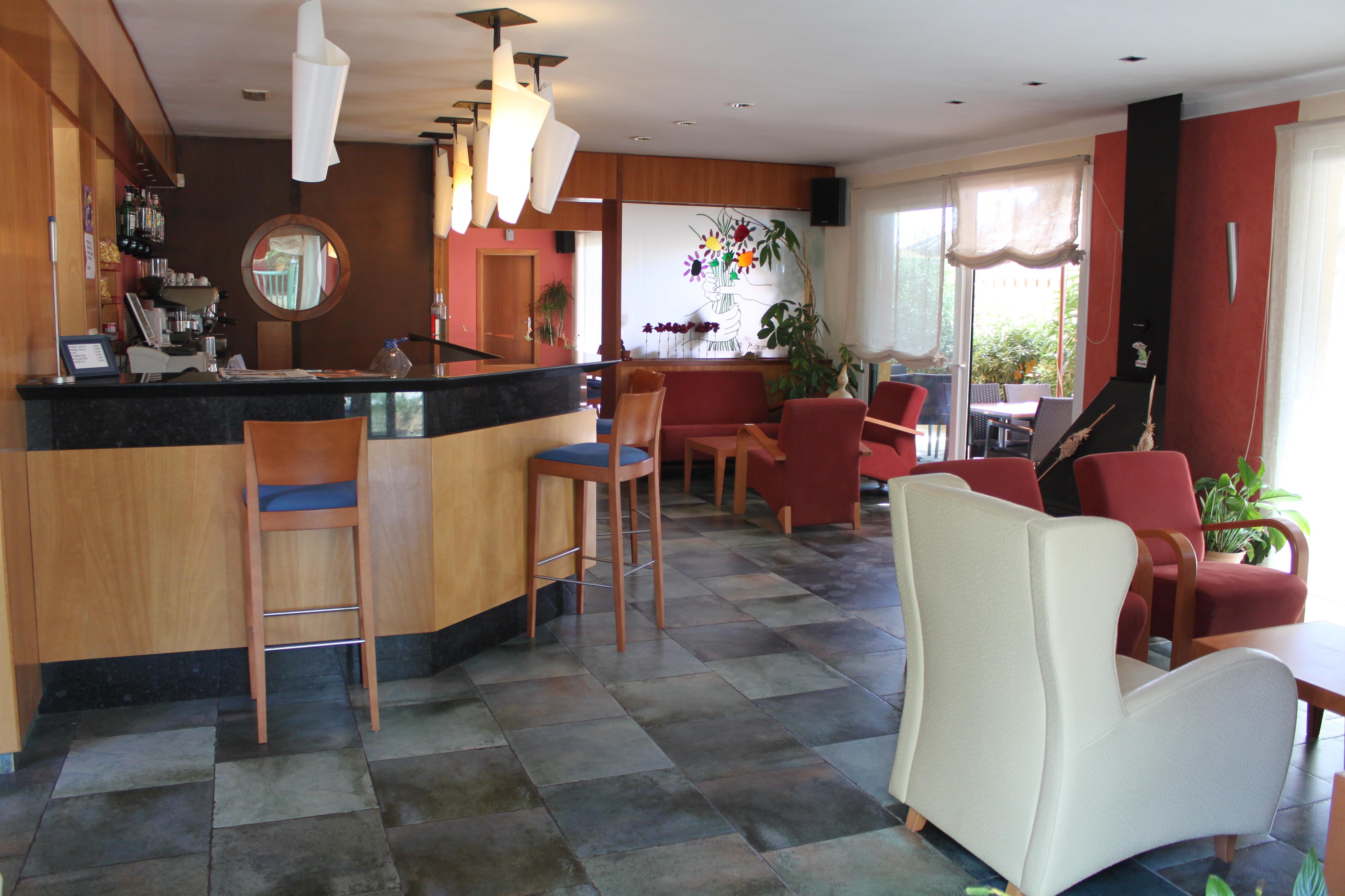 Hotel Picasso Торроэлья-де-Монгри Экстерьер фото