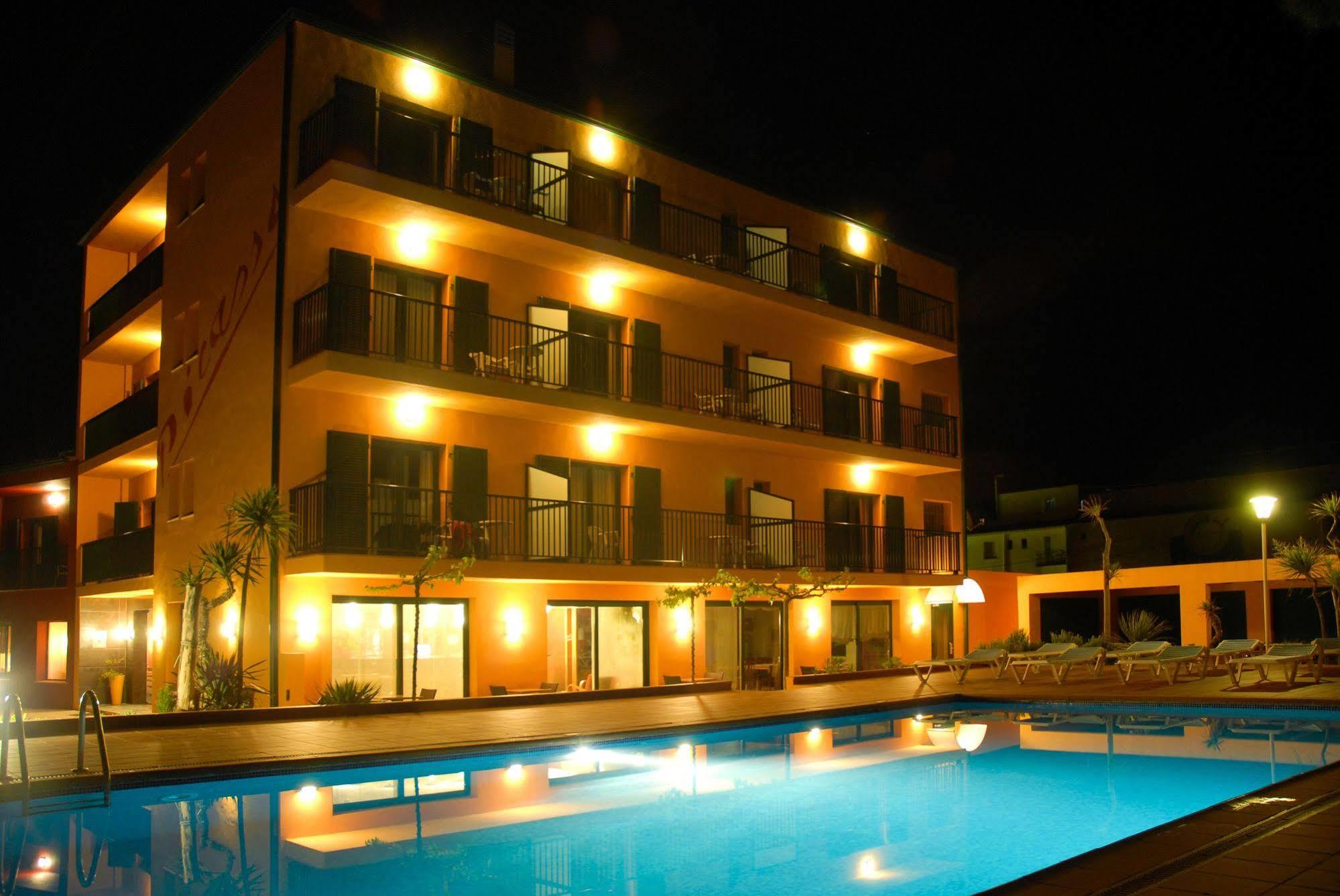 Hotel Picasso Торроэлья-де-Монгри Экстерьер фото